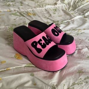 Delias Peace Out platform sandals